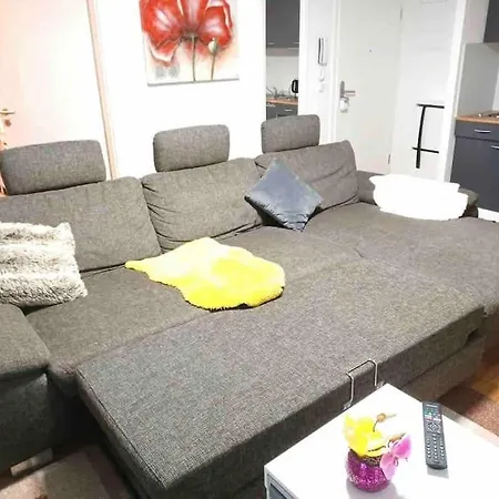 Central Restaurant Apartment