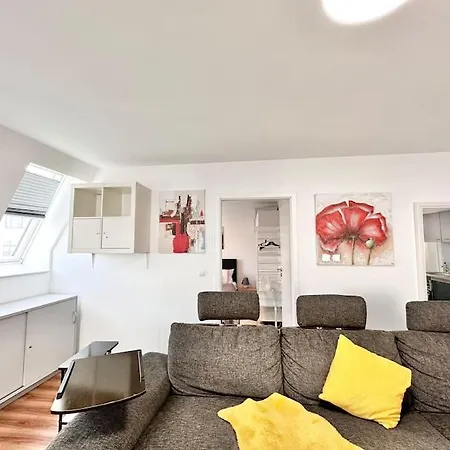 Central Restaurant Apartment *